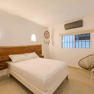 Puerto Caracol Hotel
